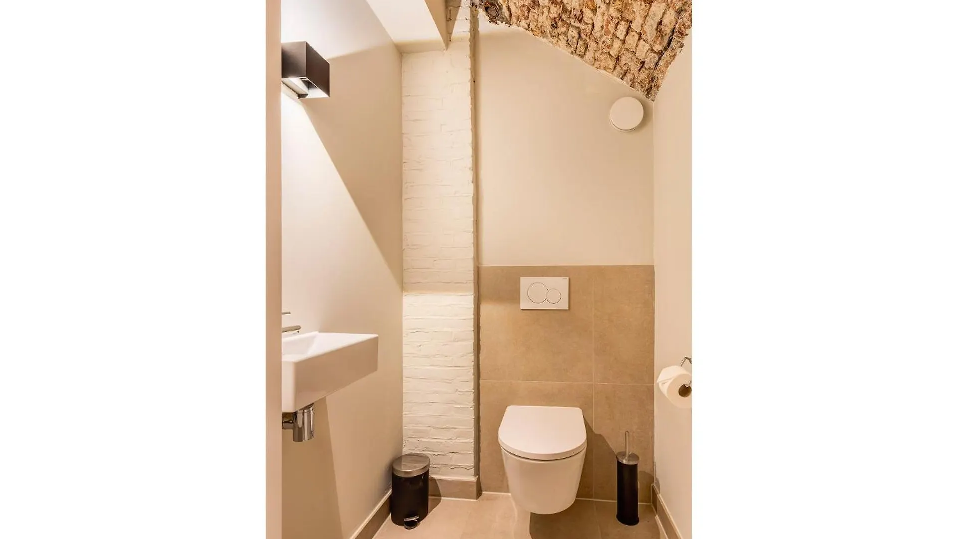 2 Luxurious Canal Apartments In Utrecht Netherlands