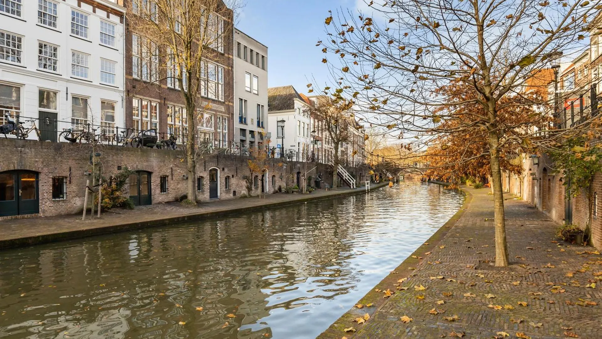 2 Luxurious Canal Apartments In Utrecht Netherlands